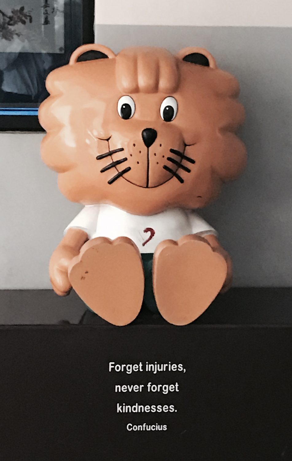 Forget Injuries, Not Kindnesses